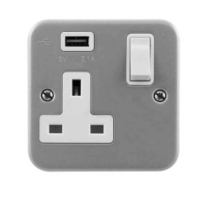 13 Amp Metalclad Socket Outlets - 1 gang switched with USB outlet