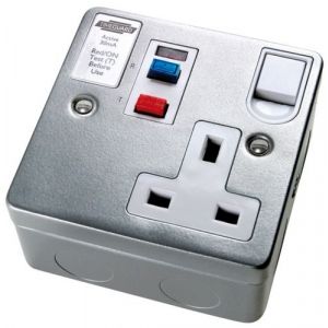 RCD Latching Sockets - RCD 1 gang switched socket - active - white